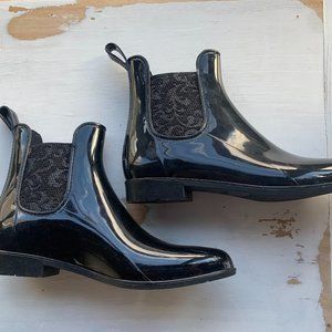 Size 10 London Fog Black Rain  Chelsea style Bootie